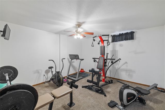 15164 Hawthorn Drive, Clive, IA 50325