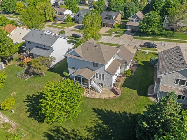 15164 Hawthorn Drive, Clive, IA 50325