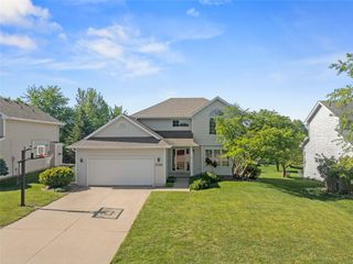 15164 Hawthorn Drive, Clive, IA 50325