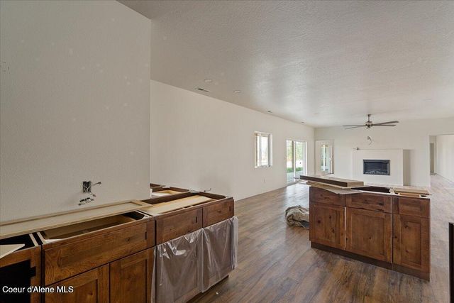 30763 N Sienna LOOP, Athol, ID 83801