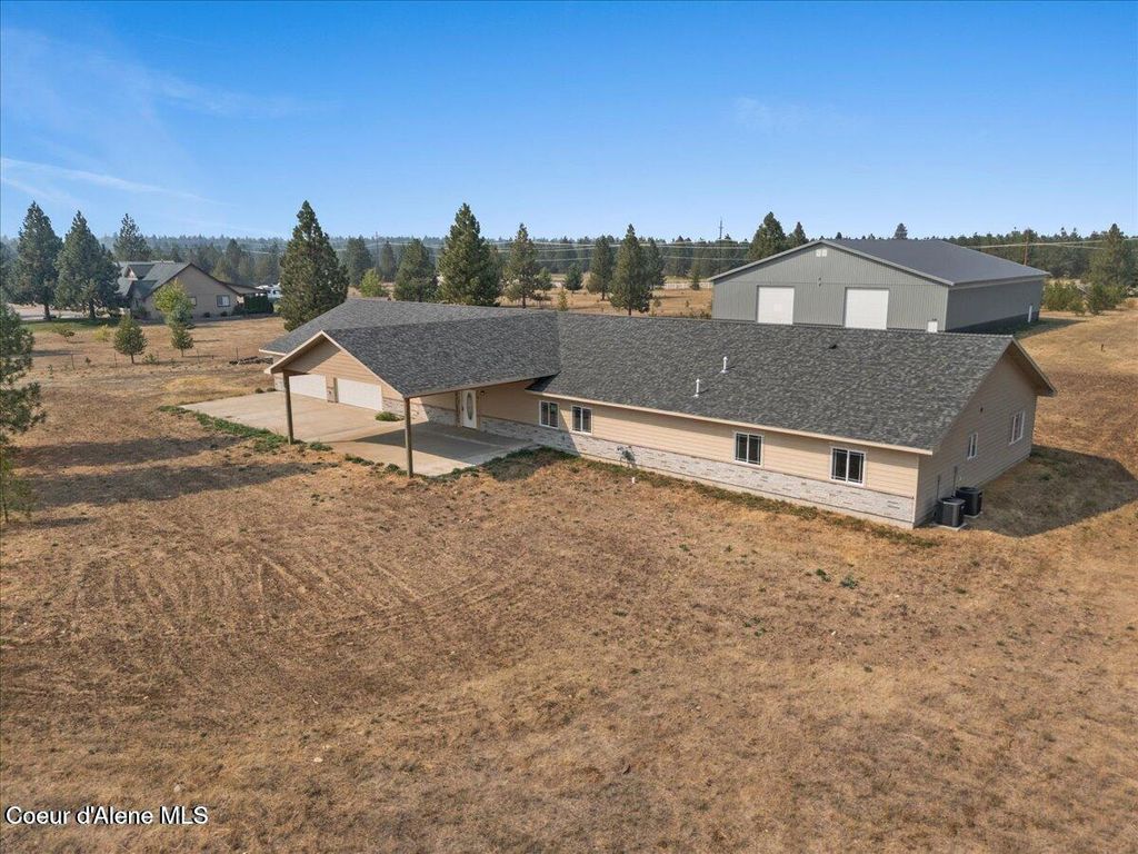 30763 N Sienna LOOP, Athol, ID 83801