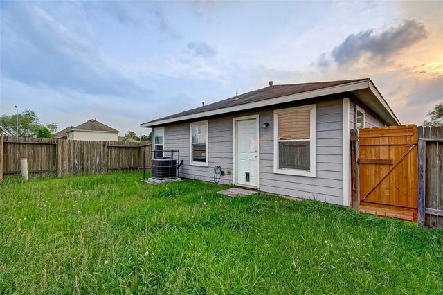 21206 Wortham Oaks Drive, Humble, TX 77338