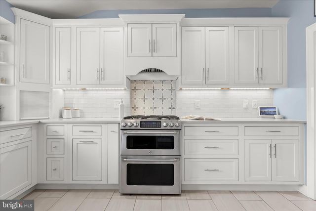 3412 MANOR HILL, Baltimore, MD 21208