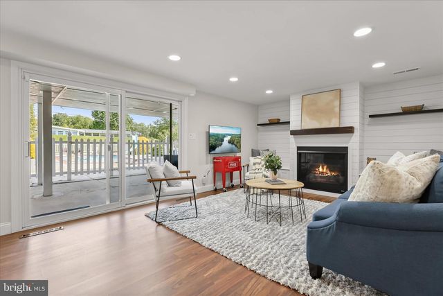 3412 MANOR HILL, Baltimore, MD 21208