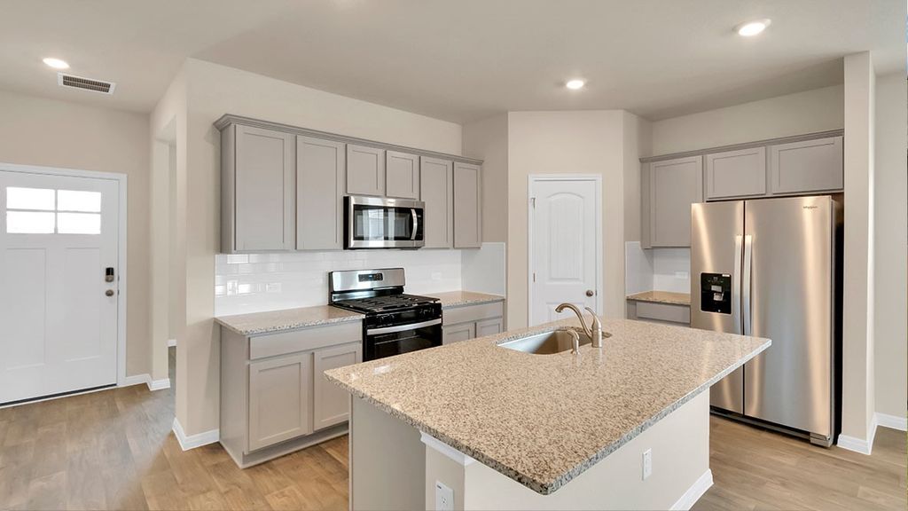 3670 Zenith Drive, Grand Prairie, TX 75052 — photo 4