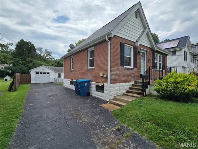 10220 Niblic Drive, Overland, MO 63114