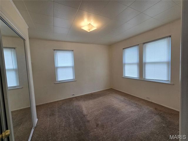 10220 Niblic Drive, Overland, MO 63114