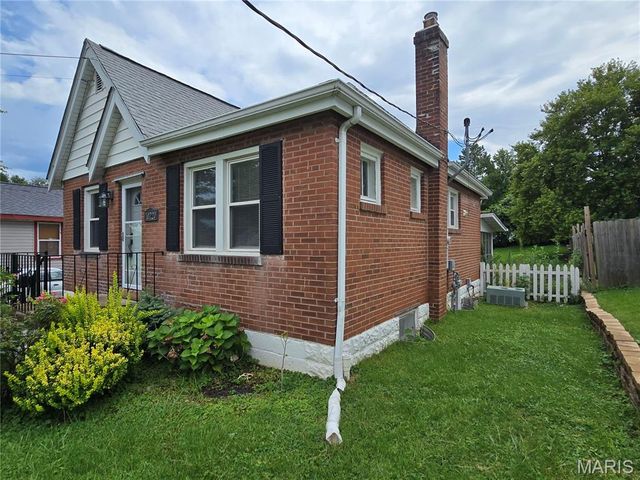 10220 Niblic Drive, Overland, MO 63114