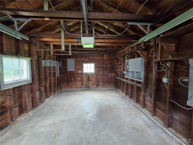10220 Niblic Drive, Overland, MO 63114