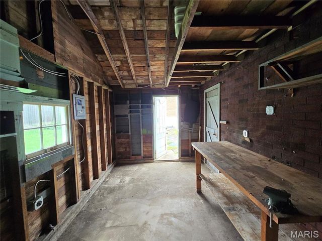 10220 Niblic Drive, Overland, MO 63114