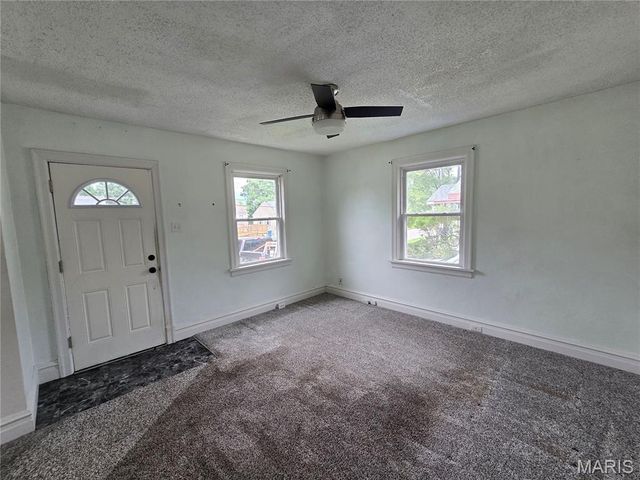 10220 Niblic Drive, Overland, MO 63114