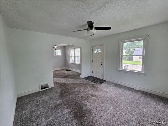 10220 Niblic Drive, Overland, MO 63114