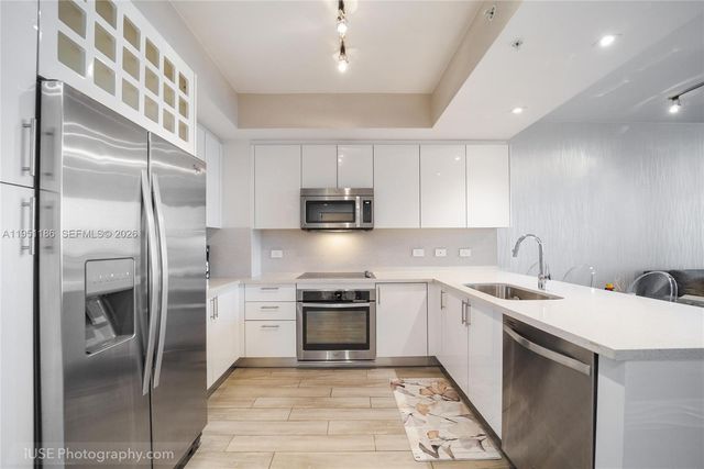 999 SW 1st Ave 1208, Miami, FL 33130