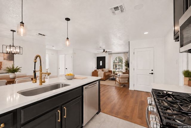 5618 FOREST LAKE ST, San Antonio, TX 78244