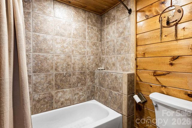 195 Justin Ridge, Clyde, NC 28721