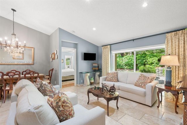 4108 Pine Ridge Ln, Weston, FL 33331