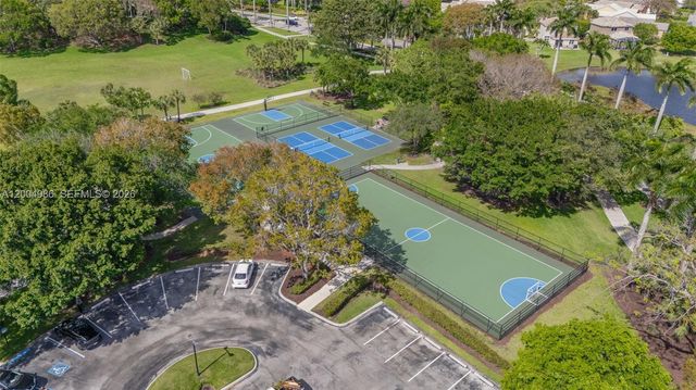 4108 Pine Ridge Ln, Weston, FL 33331