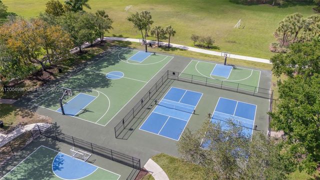 4108 Pine Ridge Ln, Weston, FL 33331