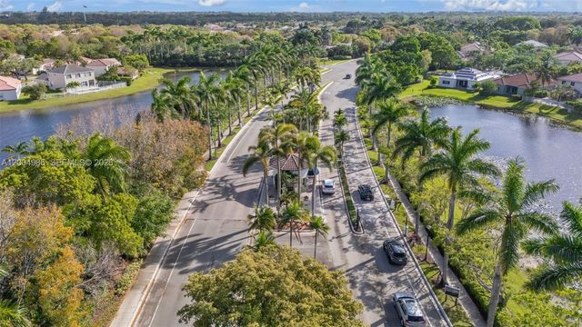 4108 Pine Ridge Ln, Weston, FL 33331