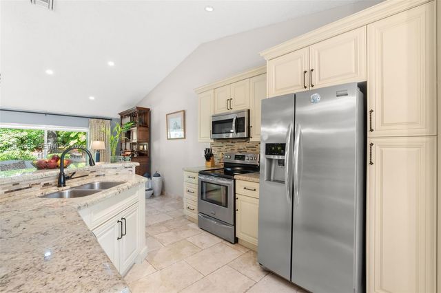 4108 Pine Ridge Ln, Weston, FL 33331