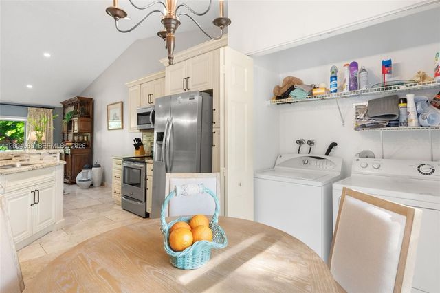 4108 Pine Ridge Ln, Weston, FL 33331