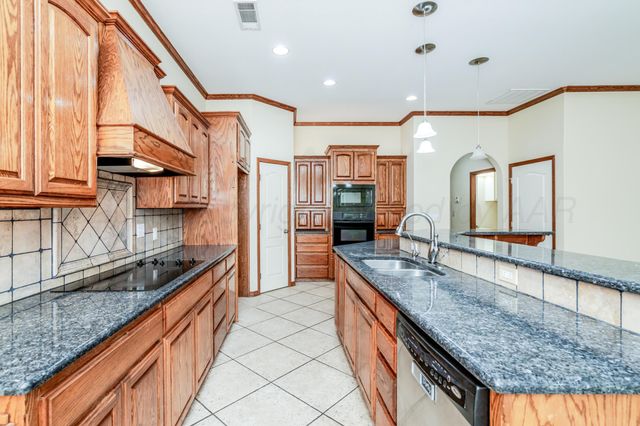 7712 PINERIDGE Drive, Amarillo, TX 79119