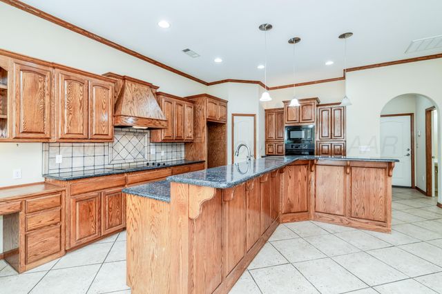 7712 PINERIDGE Drive, Amarillo, TX 79119