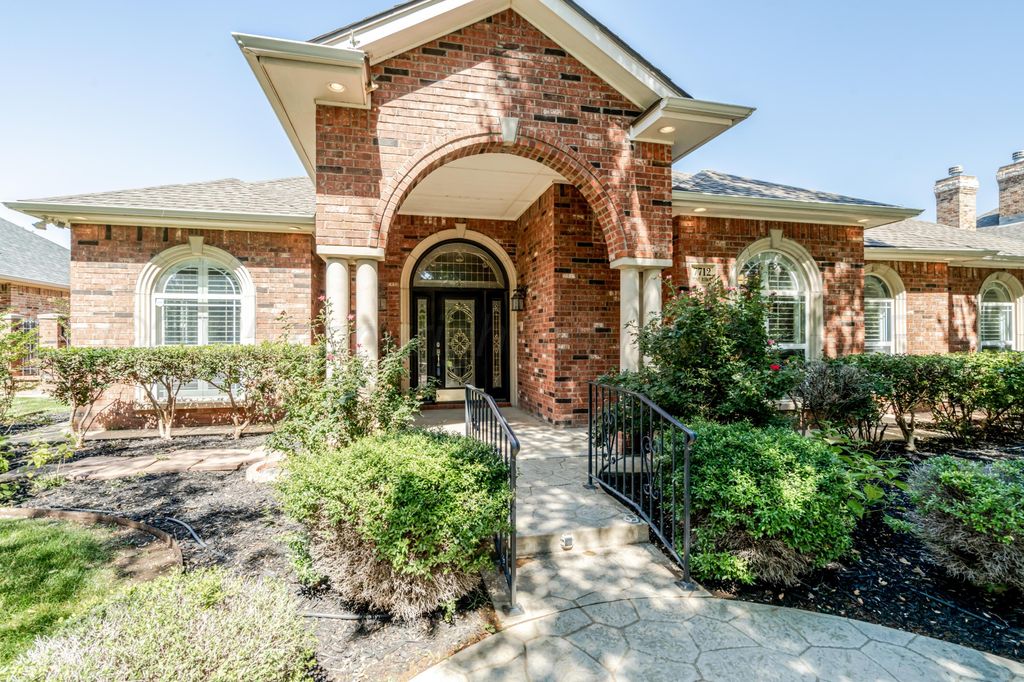 7712 PINERIDGE Drive, Amarillo, TX 79119