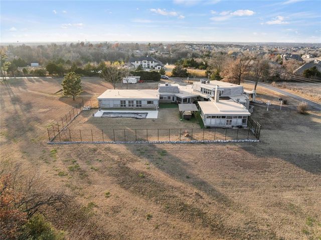 2961 Twin Acres Drive, Norman, OK 73071