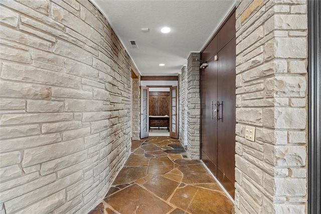 2961 Twin Acres Drive, Norman, OK 73071