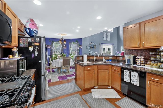 15934 Athens Avenue, Clinton Township, MI 48035