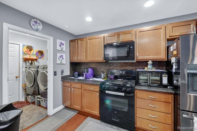 15934 Athens Avenue, Clinton Township, MI 48035