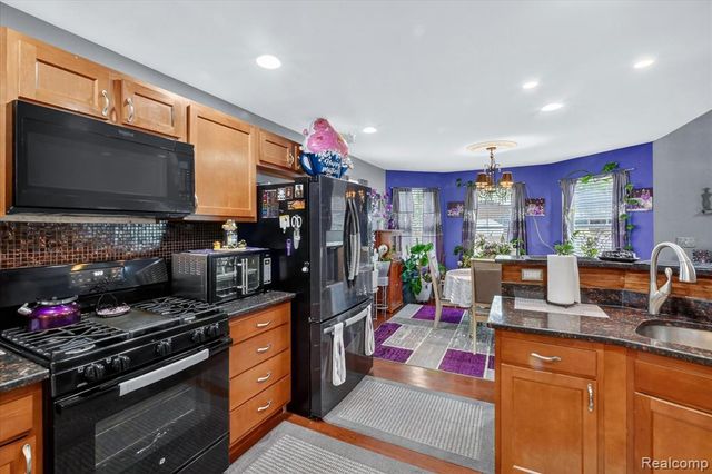 15934 Athens Avenue, Clinton Township, MI 48035