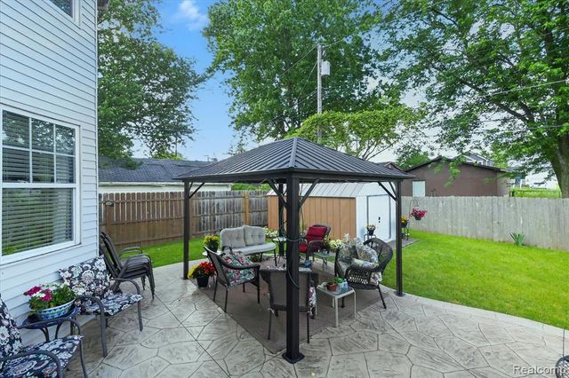 15934 Athens Avenue, Clinton Township, MI 48035