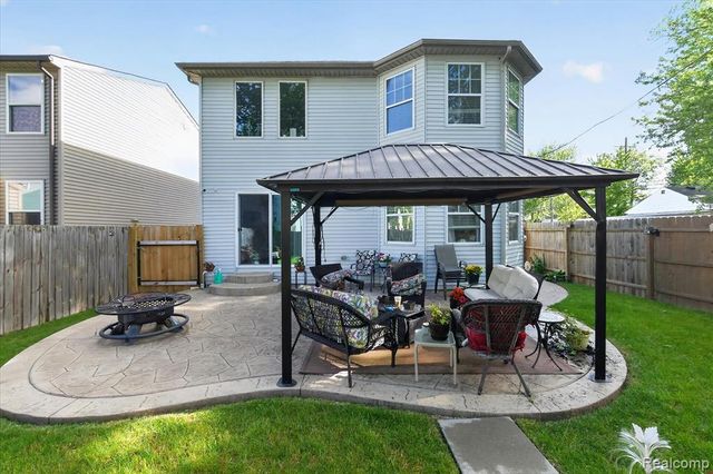 15934 Athens Avenue, Clinton Township, MI 48035