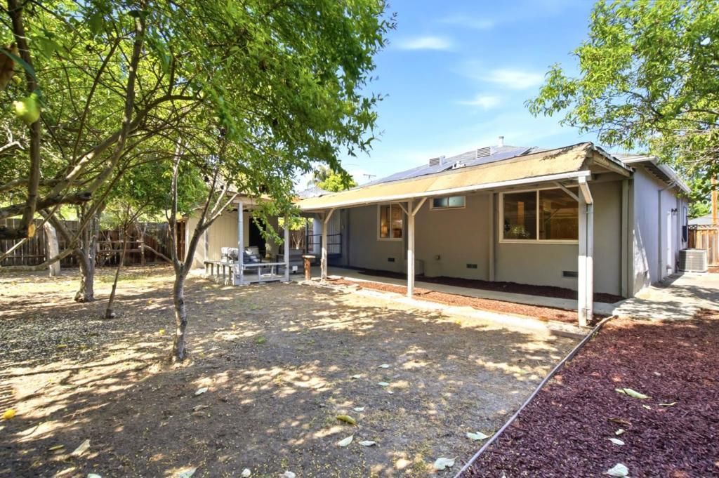 Image 34 of property listing at 151 Verbena Drive, East Palo Alto, CA 94303