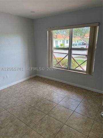 7600 NW 38th Ct 16, Davie, FL 33024