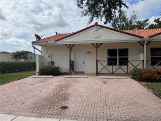 7600 NW 38th Ct 16, Davie, FL 33024