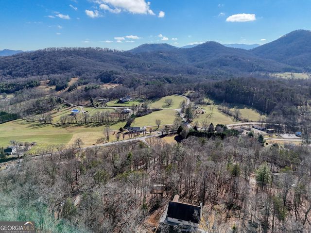 131 Hickory Ridge Circle, Hayesville, NC 28904