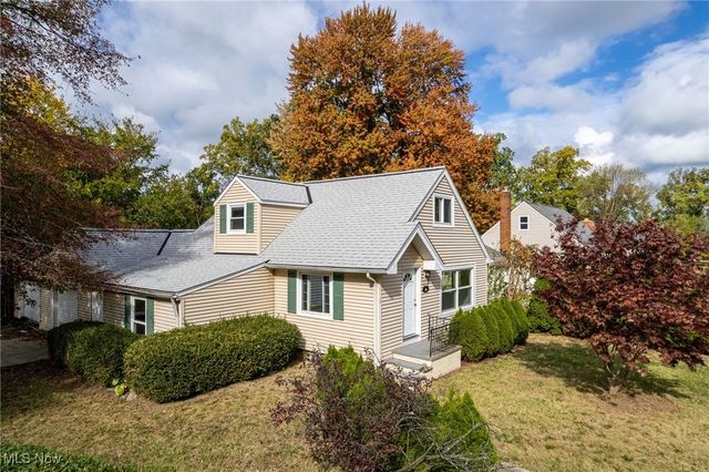 126 Parkwood Avenue, Avon Lake, OH 44012