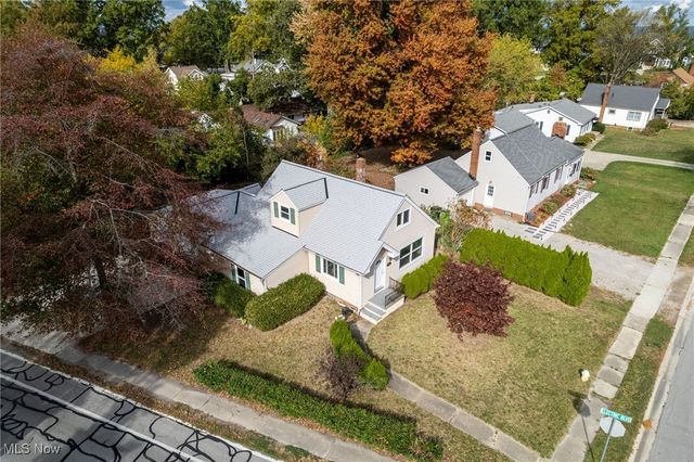 126 Parkwood Avenue, Avon Lake, OH 44012