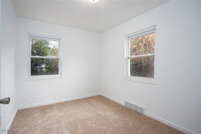 126 Parkwood Avenue, Avon Lake, OH 44012