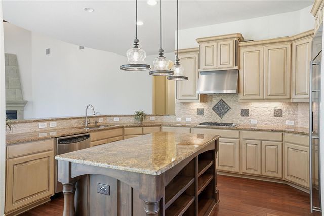 2312 Lakehurst RD, Spicewood, TX 78669