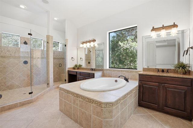 2312 Lakehurst RD, Spicewood, TX 78669