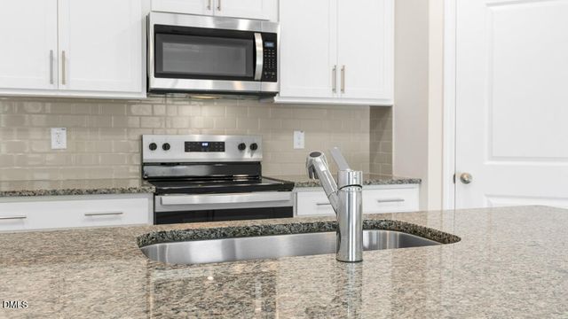 103 Charlies Bend Way, Spring Lake, NC 28390