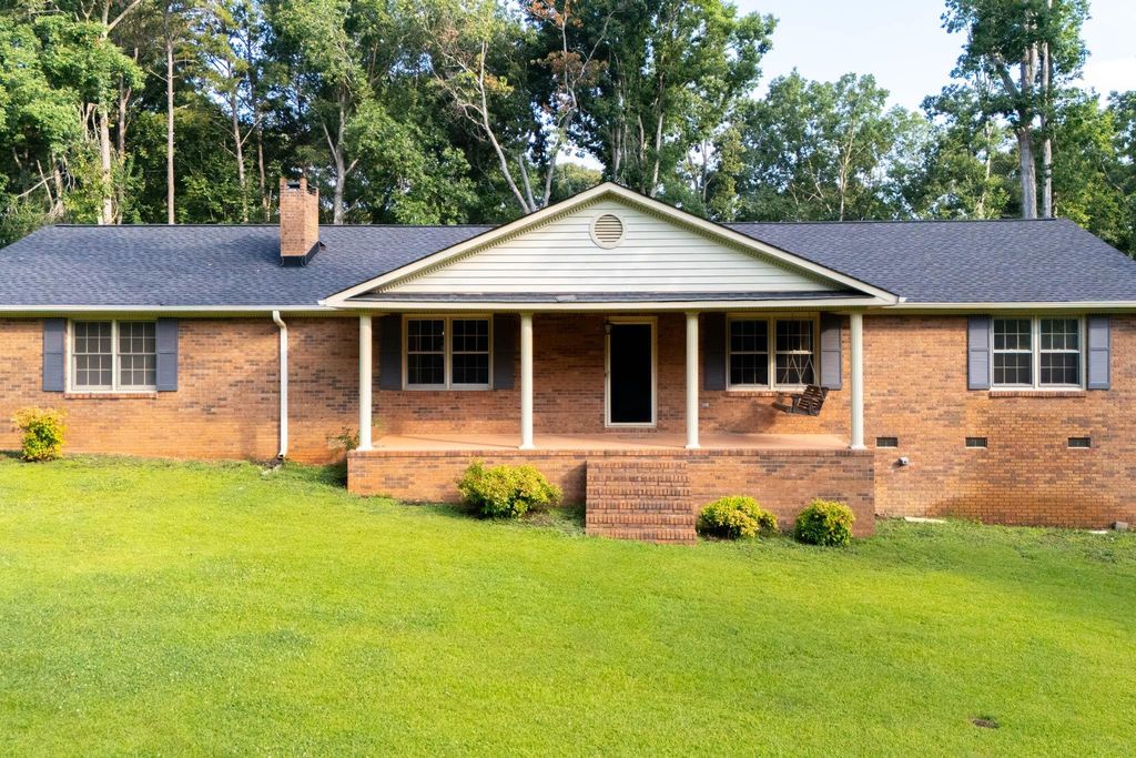 224 Hogg Rd, Williamston, SC 29697