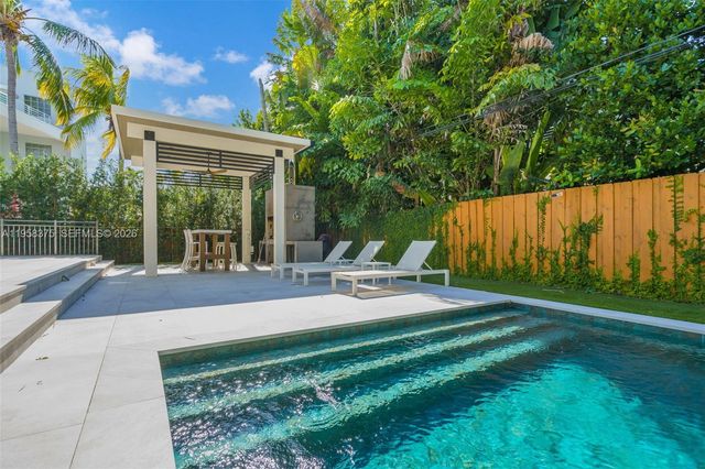 420 Palmwood Ln 0, Key Biscayne, FL 33149