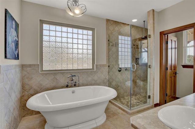 5255 Lookout Ridge DR, Marble Falls, TX 78654