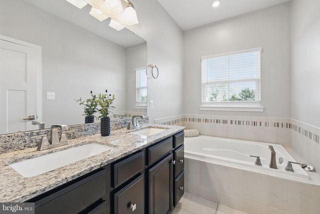 141 BURKWOOD TER, Lake Frederick, VA 22630