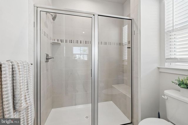 141 BURKWOOD TER, Lake Frederick, VA 22630